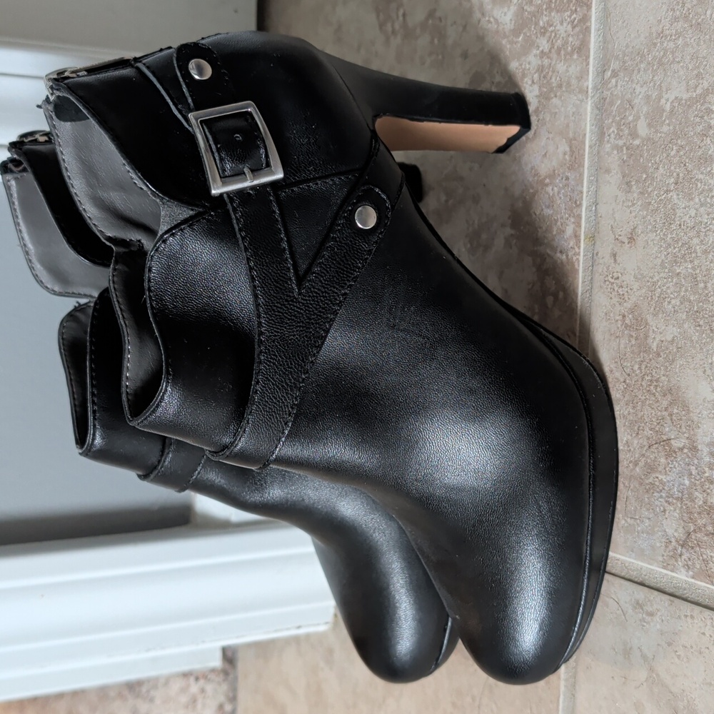 Adrienne Vittadini Pescara Black Ankle Boots